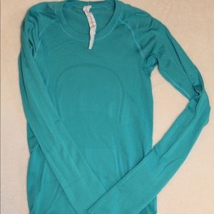 Lululemon teal long sleeve workout top